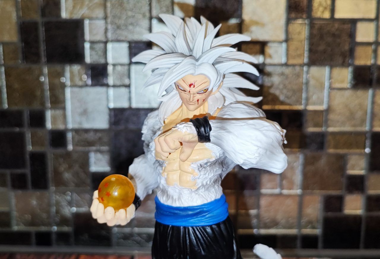 Dragon Ball Son Goku SSJ5 Figur 