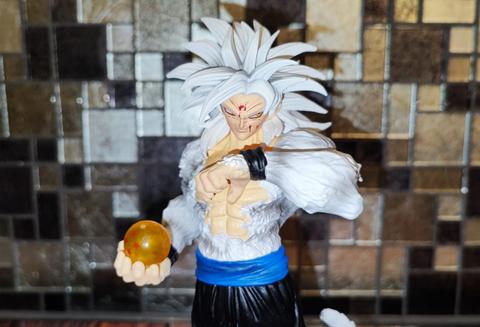 Dragon Ball Son Goku SSJ5 Figur