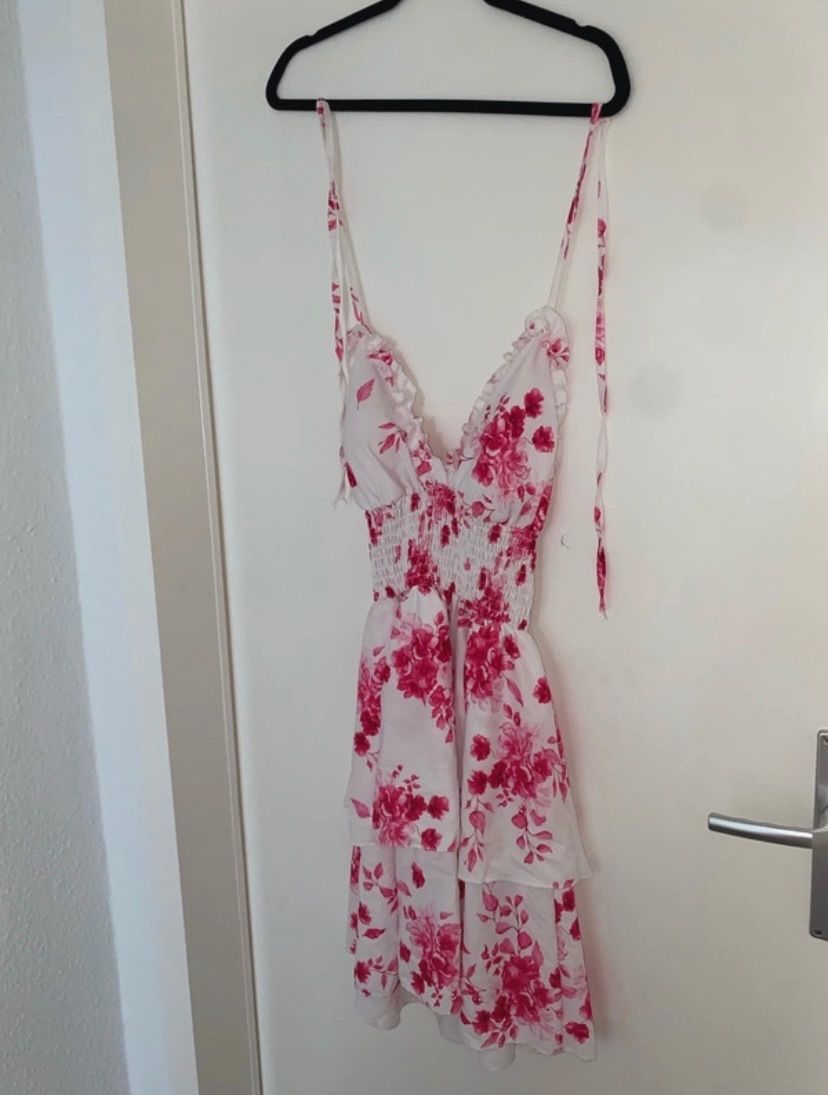 Süßes Blümchen Kleid Size S