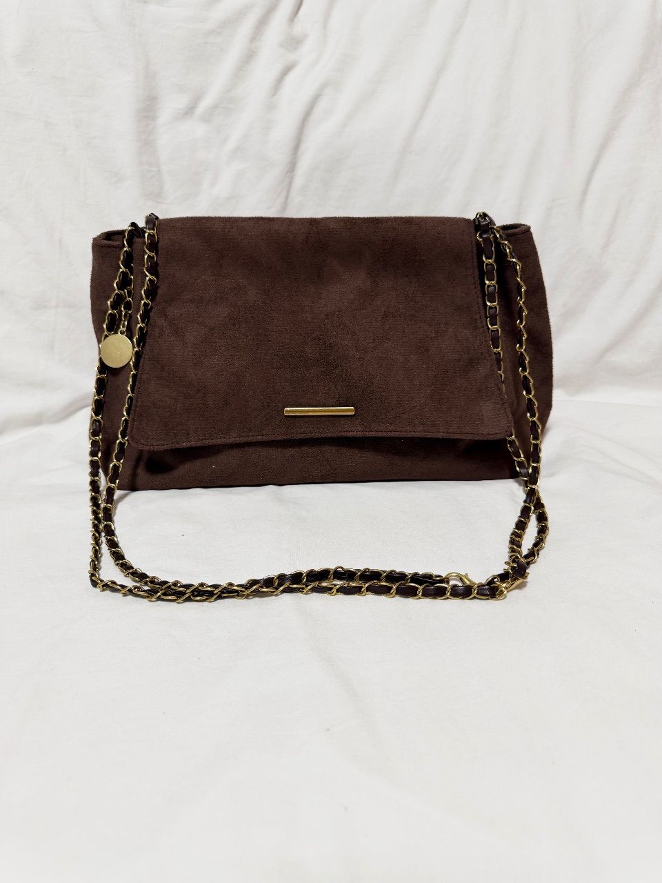 Vintage Braune Schultertasche in Wildlederoptik mit Kettenträger