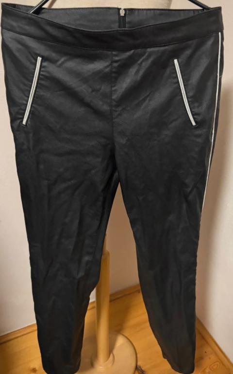 Lederimitat-Hose mit Reißverschluss hinten neu