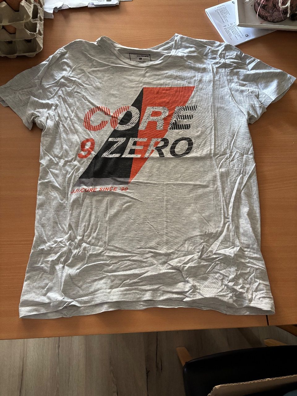 Jack & Jones Jack & Jones T-shirt in Grau mit Schrift  Size XL
