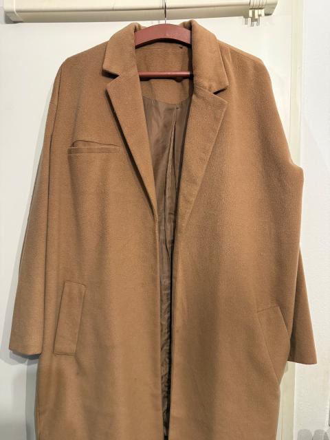 Holy HOLY Oversize Mantel in Camel / Braun Size M