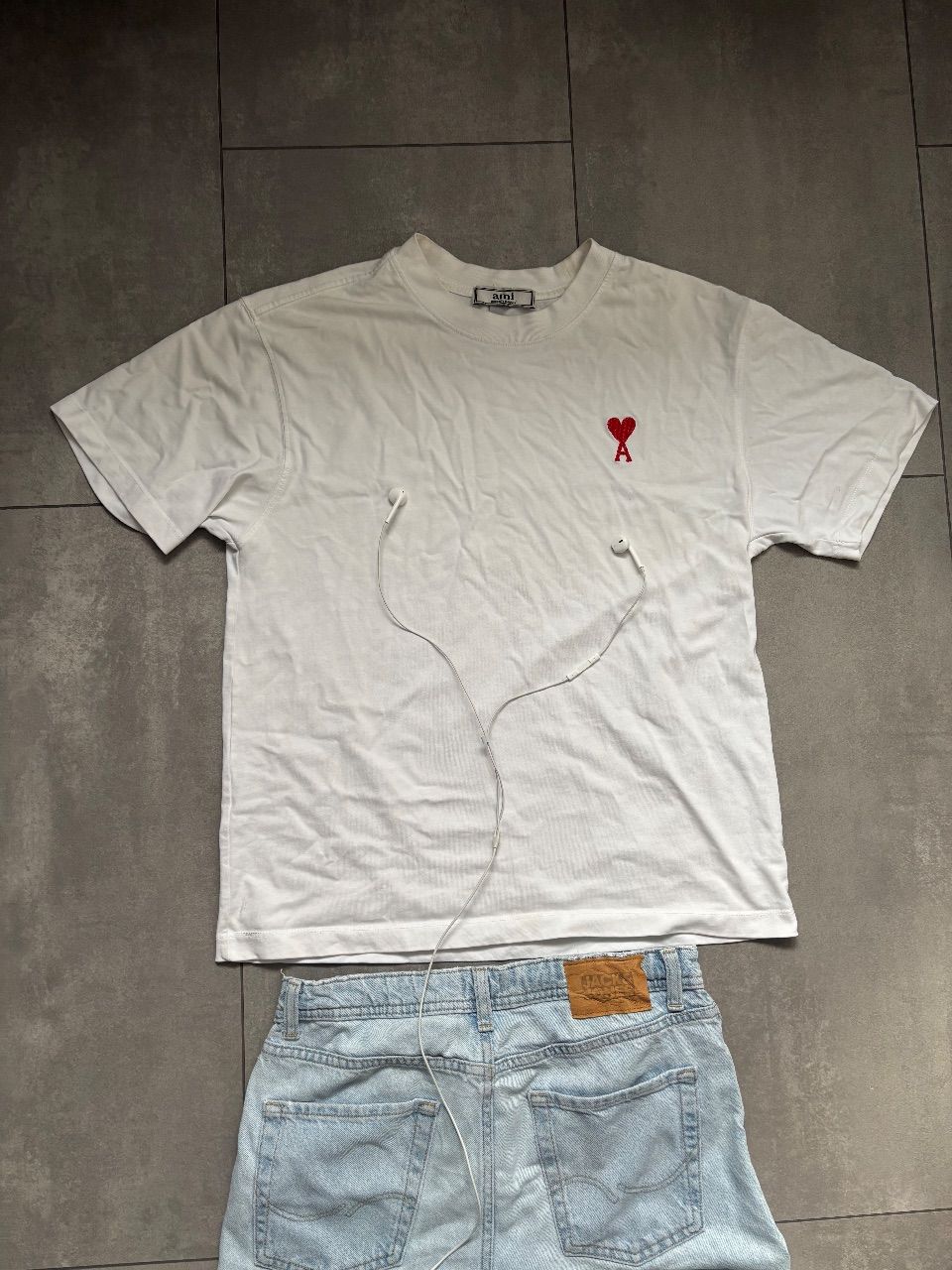 AMI Paris T-Shirt weiß mit rotem Ami-Logo Größe S Herren 
