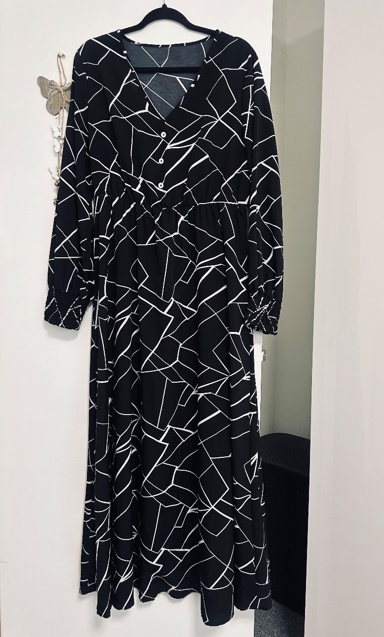 New Collection Maxikleid Schwarz mit weißem Muster Size XL