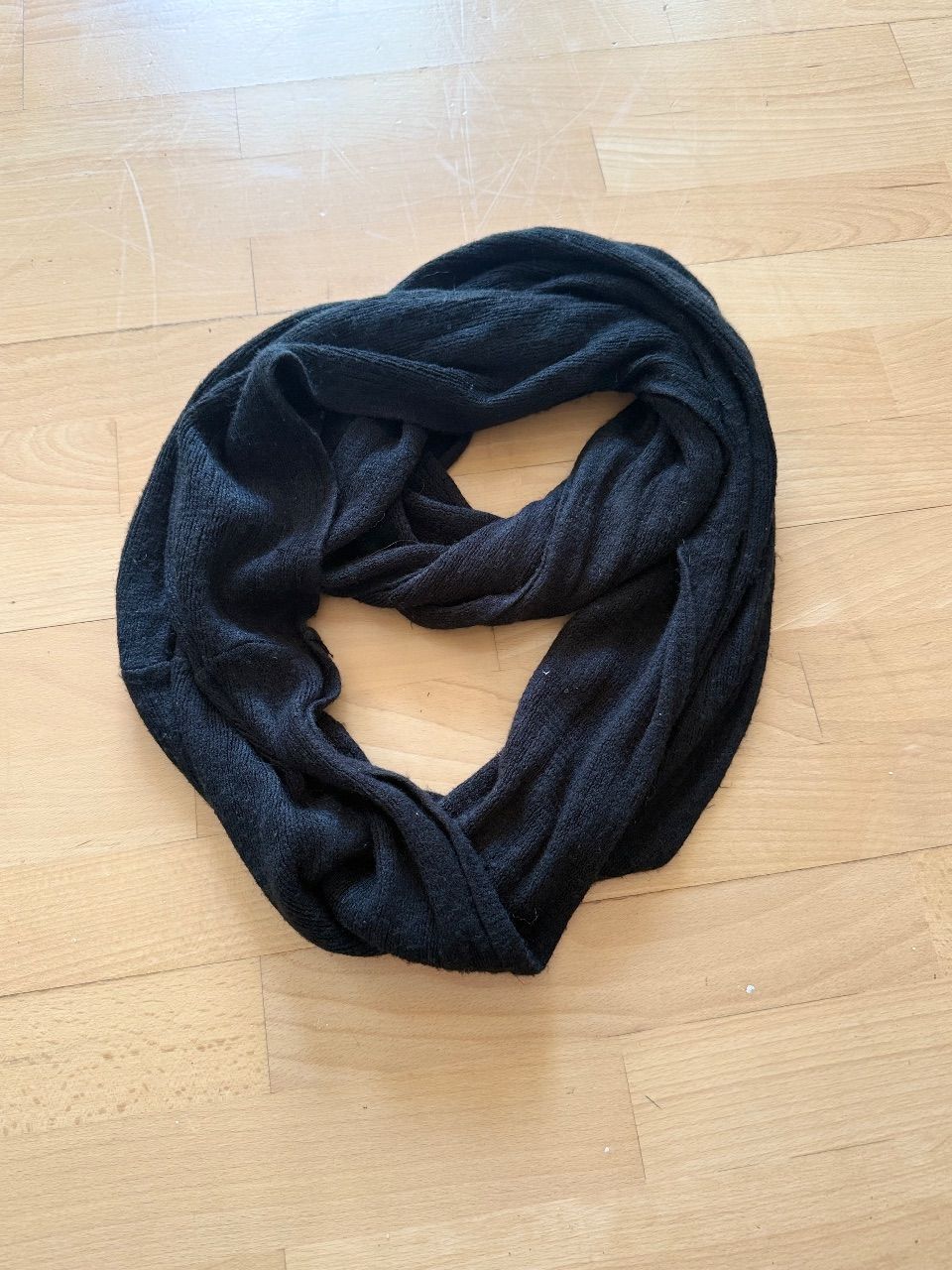 Schwarzer Rundschal / Loop Schal