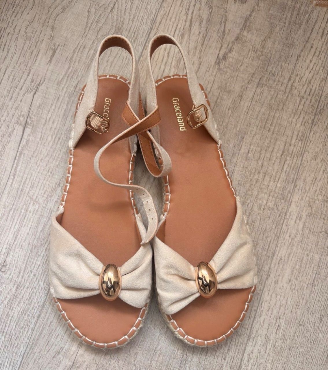Graceland  Beigene Samt Sandalen  Size 40