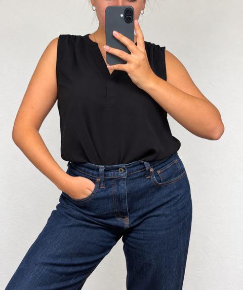 H&M Schwarze ärmellose Bluse mit V-Ausschnitt – Elegant & zeitlos