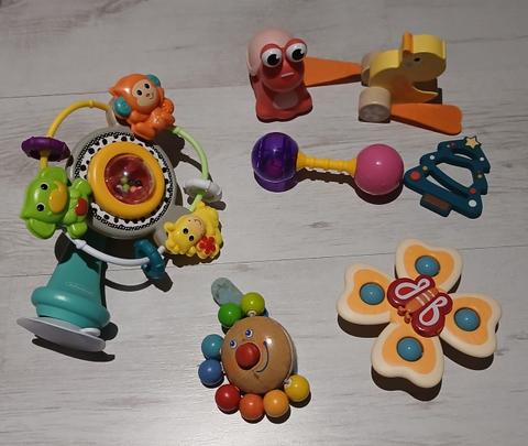 Rasselspielzeuge für babys
