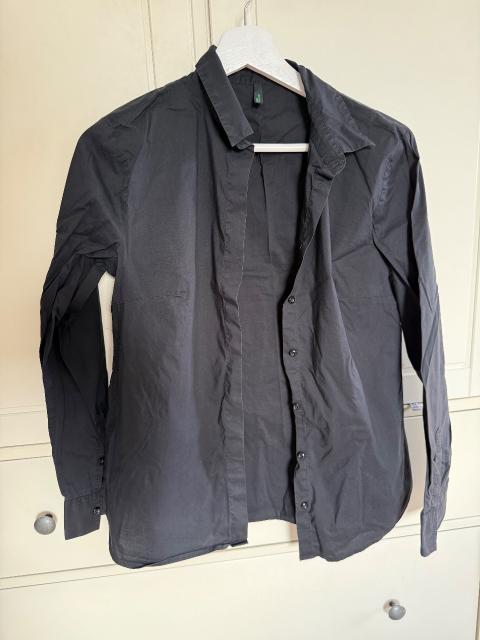 Klassische Schwarze Bluse