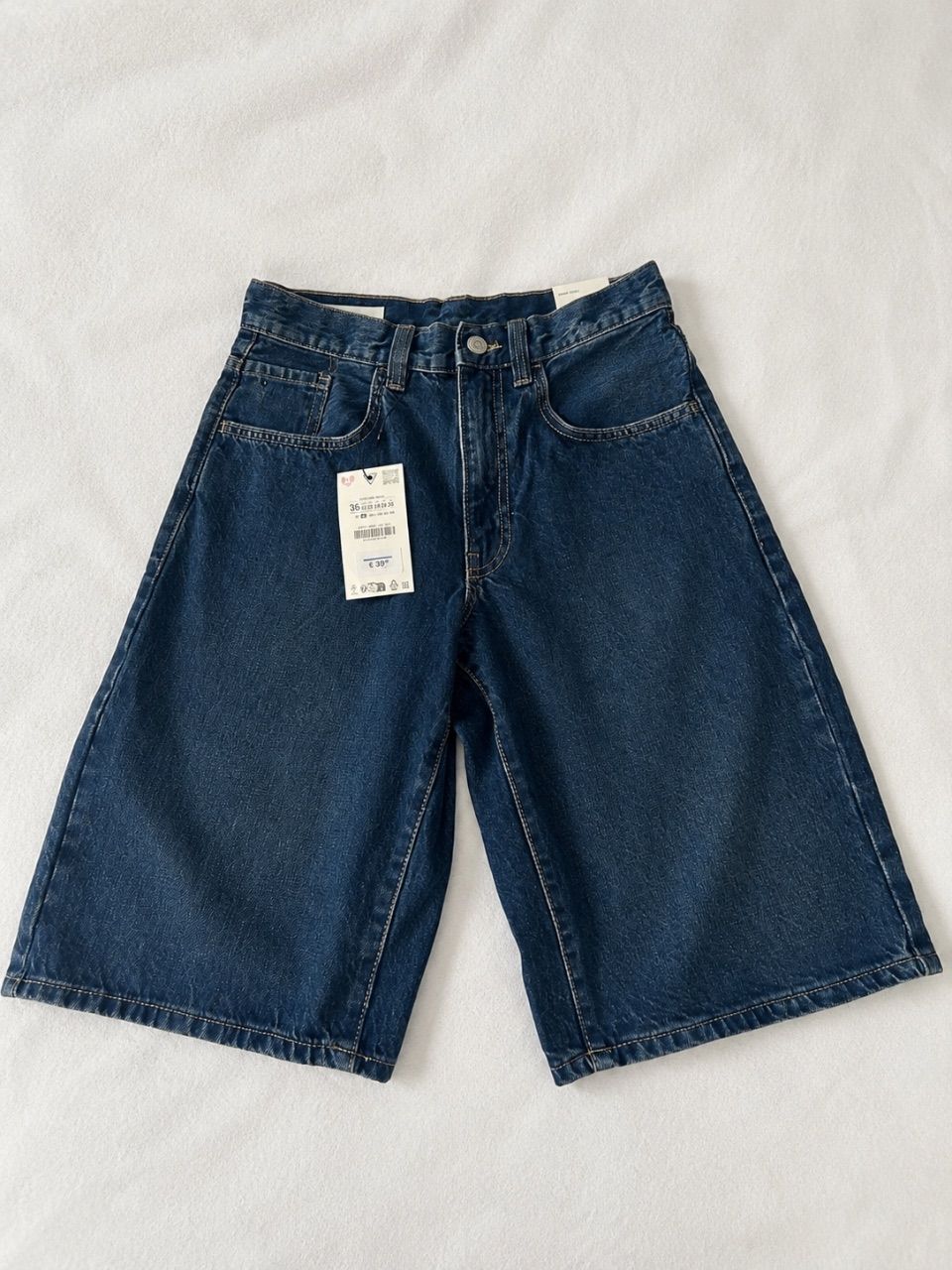 Zara Baggy-Fit-Jeans-Bermudashorts Size W26/L30