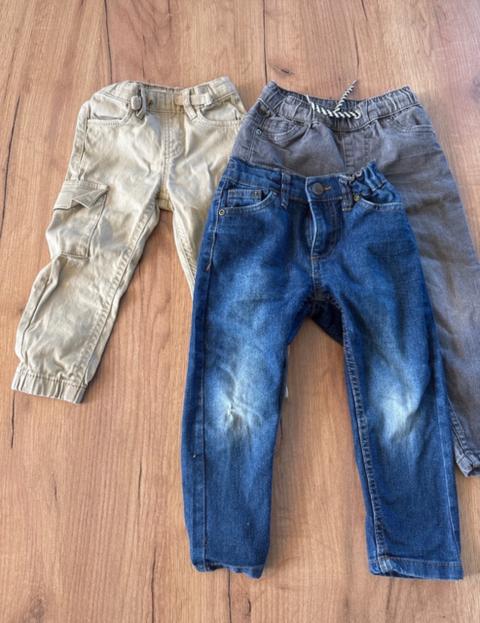Siehe Bilder Hosen für Jungs Size 92