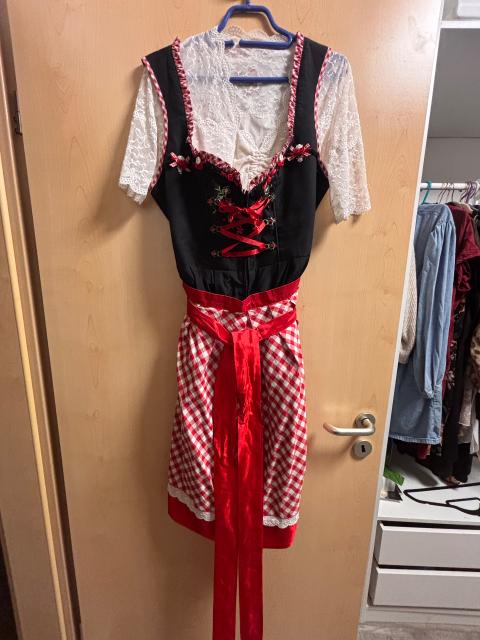 Wolperdinger Dirndl Schwarz/Rot Gr.46 Size 46