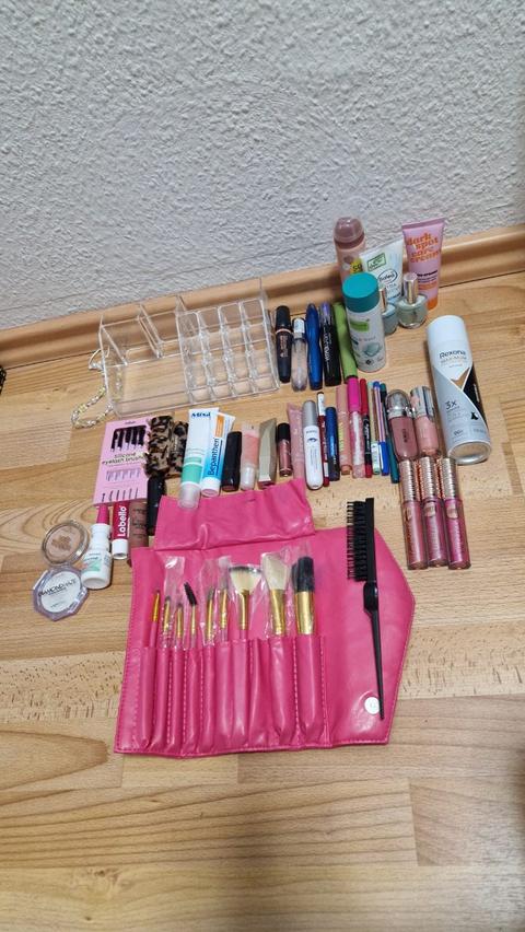 Großes Make-up & Beauty Paket – Schminke, Kosmetik, Lippenstifte, Mascara, Pinse