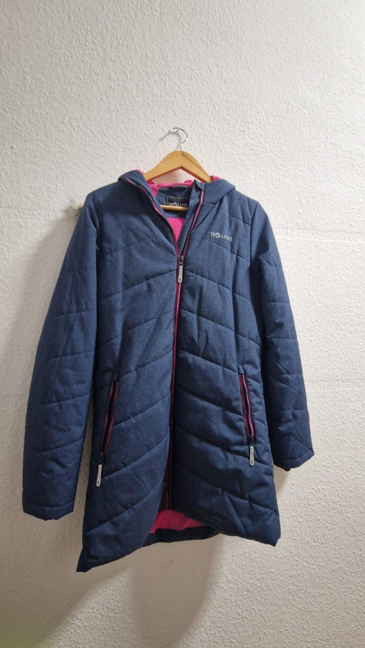 Trollkids Trollkids Mädchen Winterjacke Gr. 176 – Blau / Pink – Warm, Wassertropf Size 176