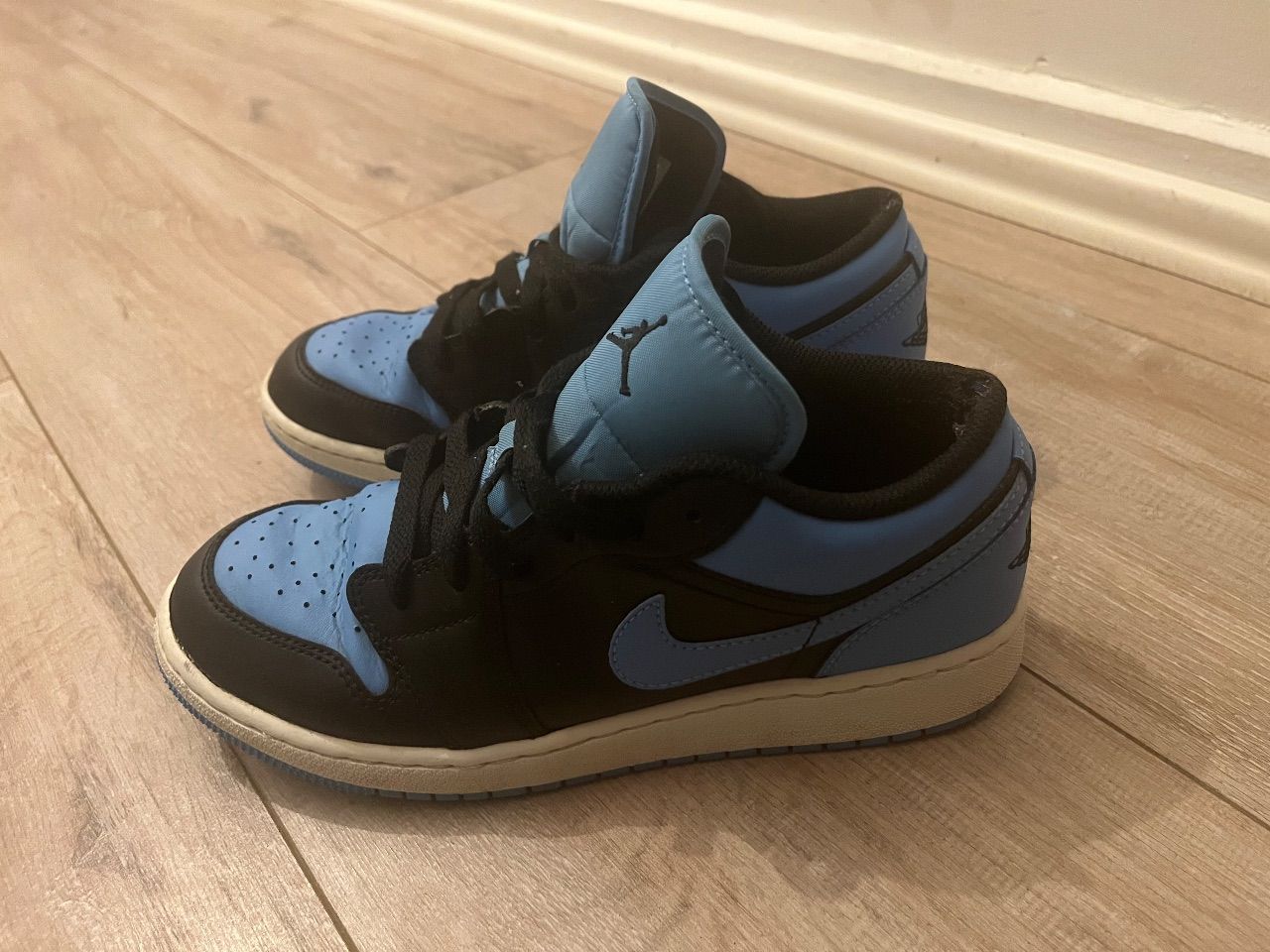 Nike Jordan  Nike Jordan Damenschuhe Blau Schwarz  Size 38