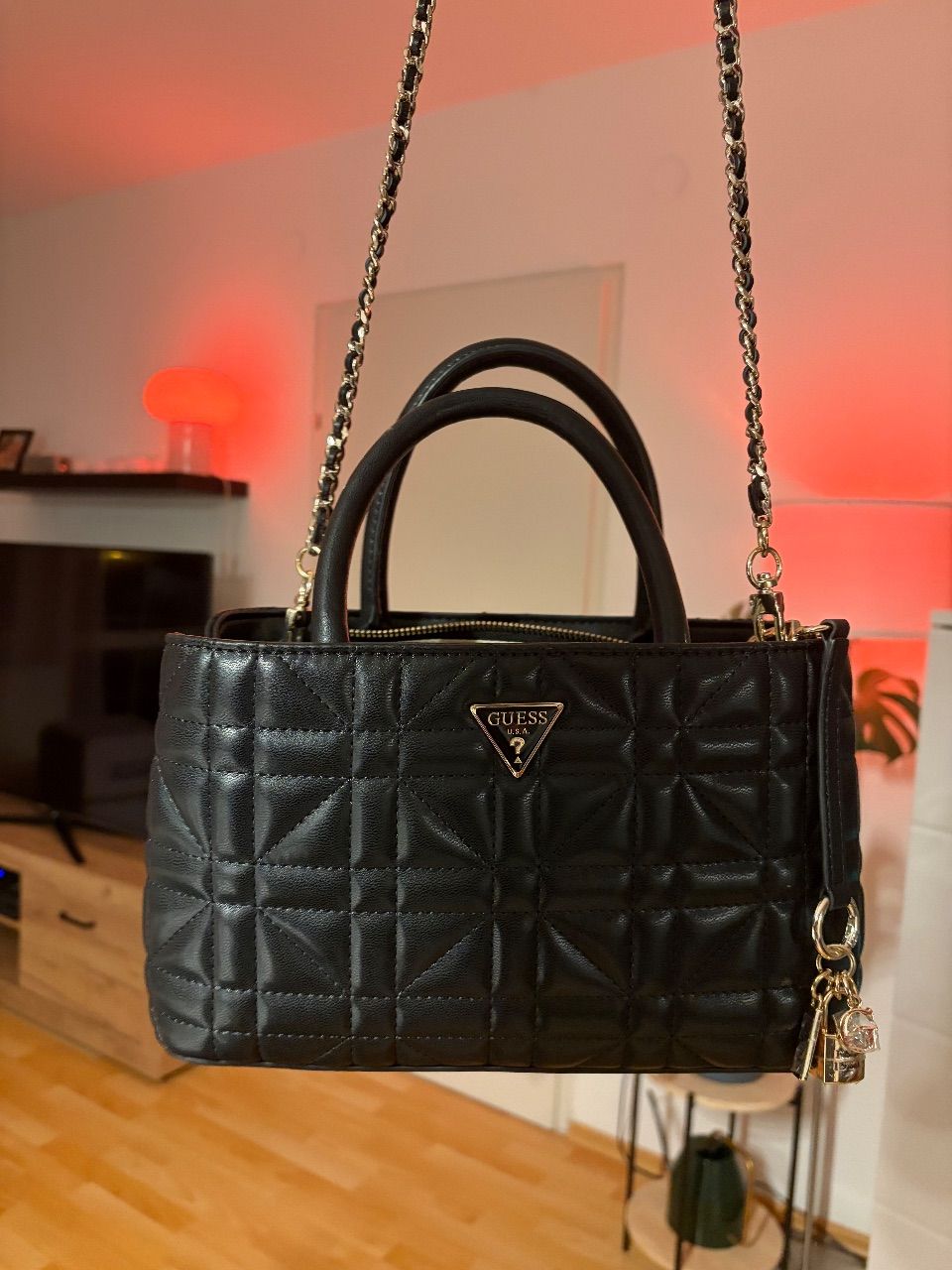 Guess Guess Tasche Schwarz 