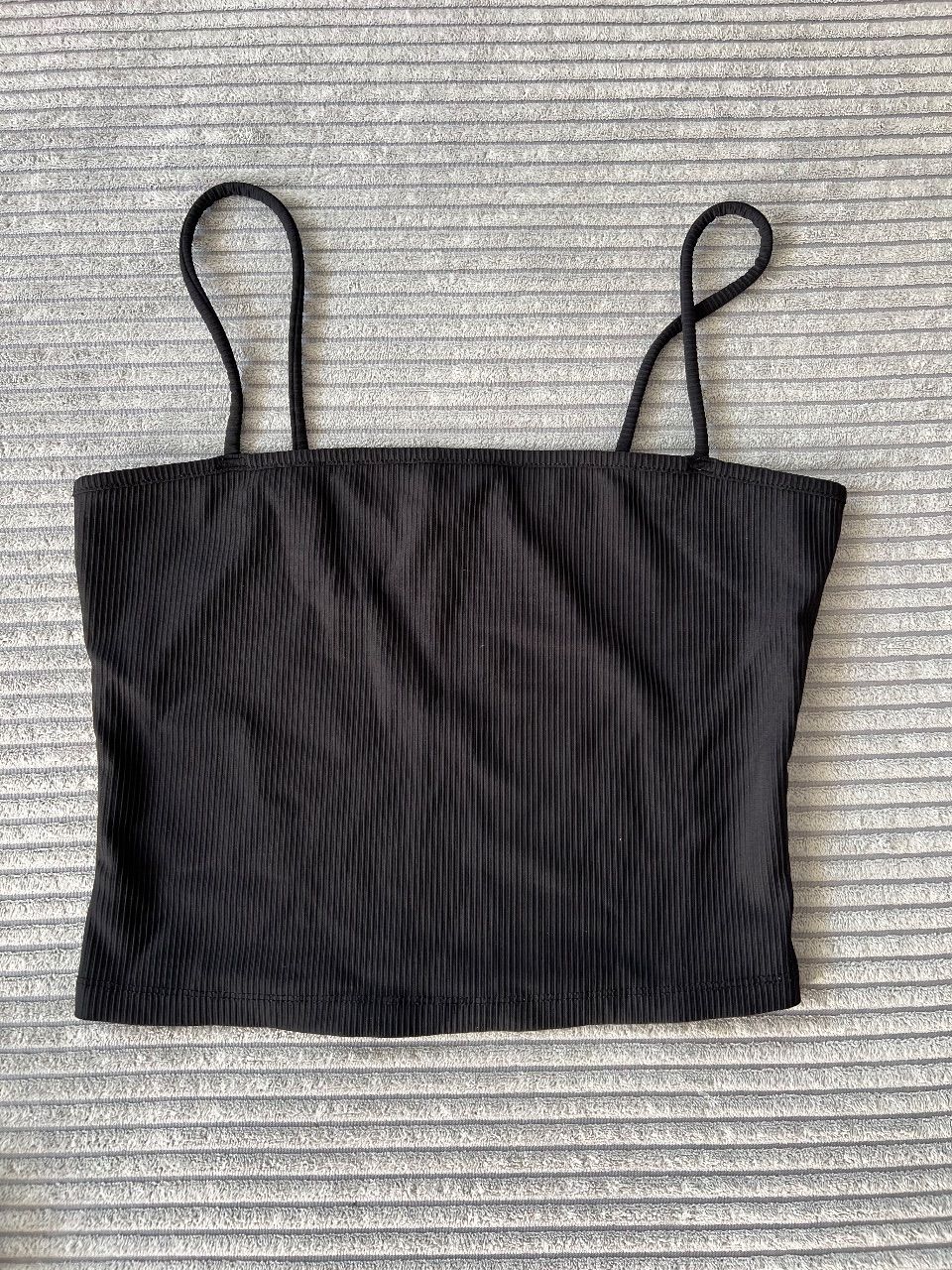 Ekouaer Schwarzes Basic Crop Top  Size S