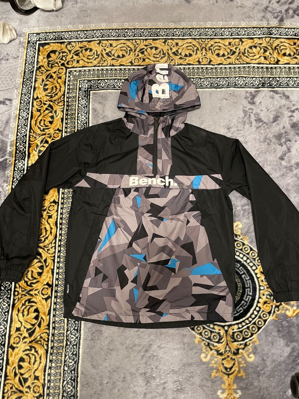 Bench Windbreaker Size S