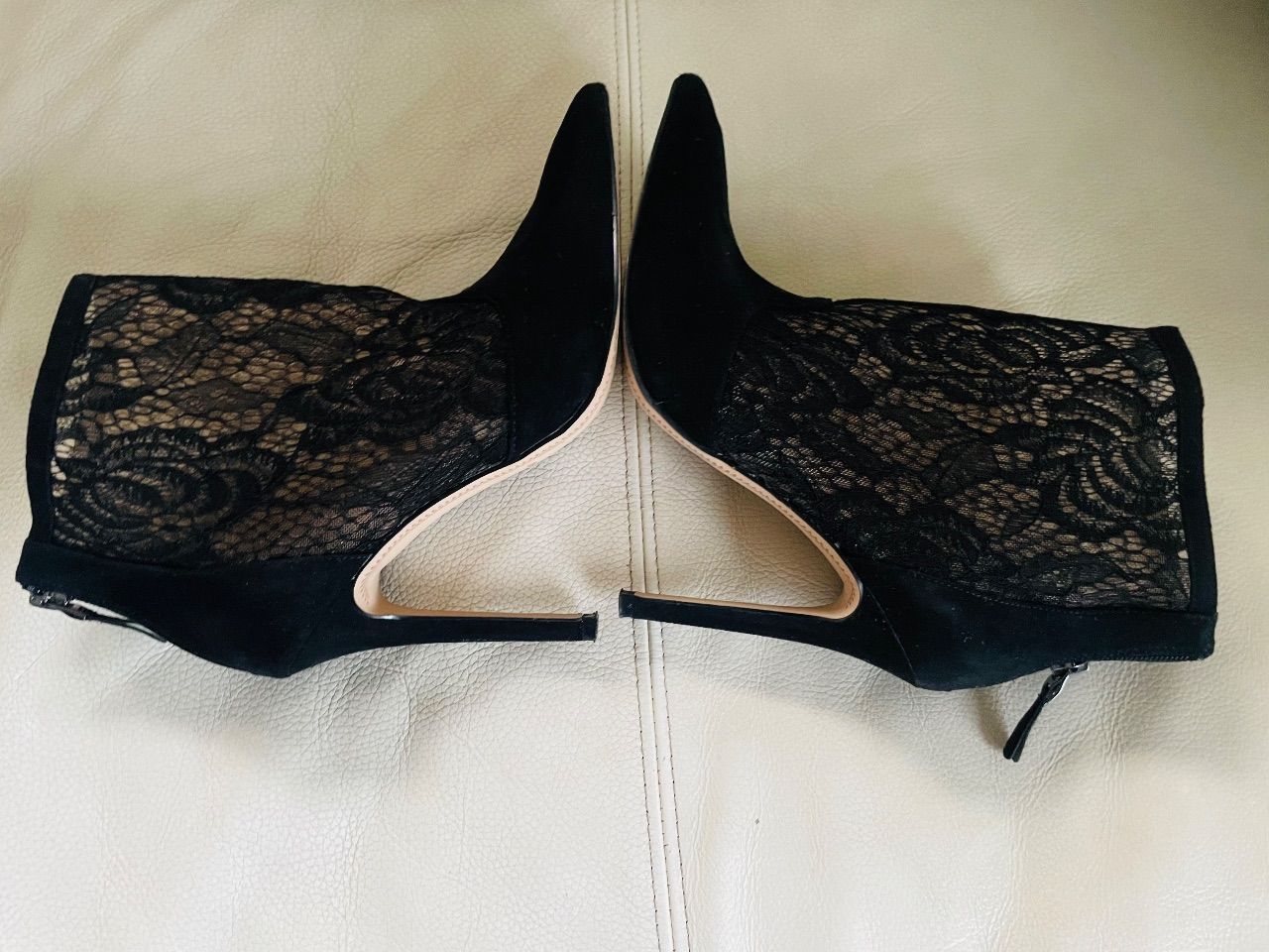 Bata  Bata Stiefeletten mit Spitze  Size 39