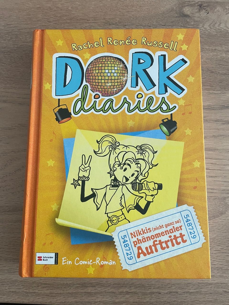 Dork Diaries; Band 3: Nikkis (nicht ganz so) phänomenaler Auftritt