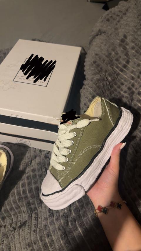 sneaker Size 39