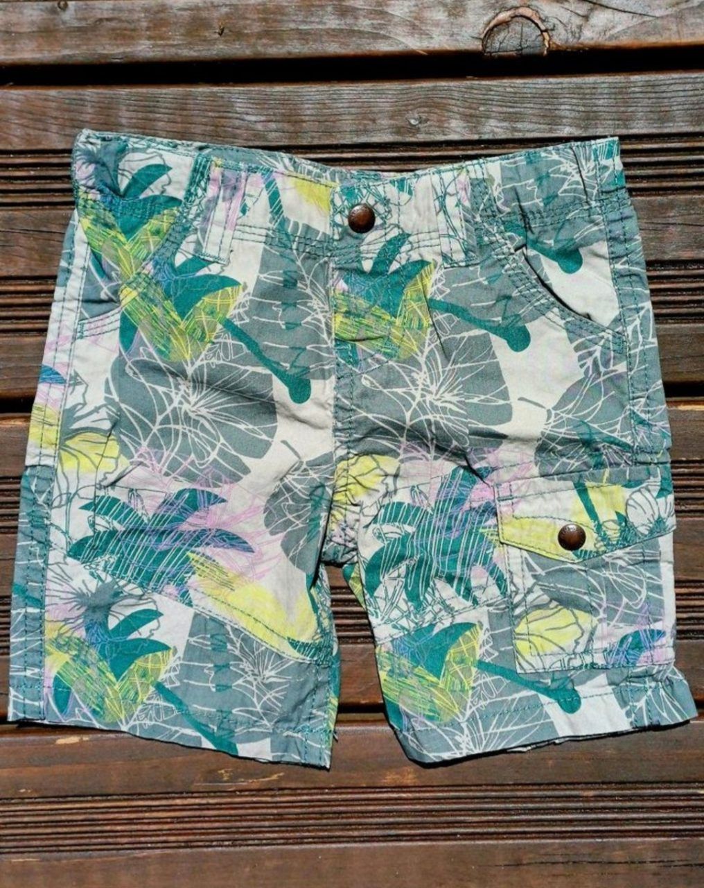Coole kurze Hose Gr. 74 vertbaudet