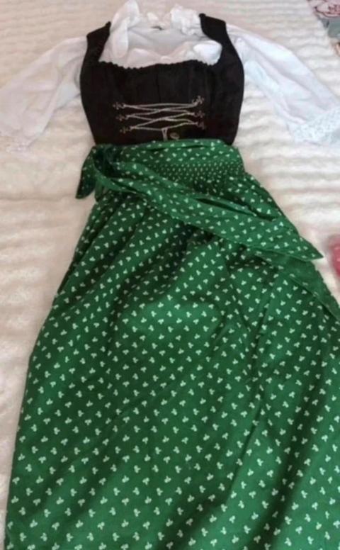 Schwarzes Dirndl Gr.44 mit Bluse und 2 Schürzen