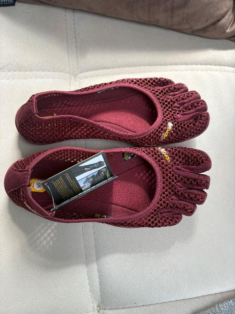 Vibram FiveFingers Bordeaux Neu Weinrot 38 New