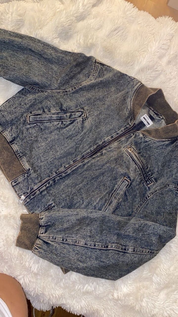 Bershka  Bershka Denim\-Bomberjacke mit Vintage\-Waschung  Size L