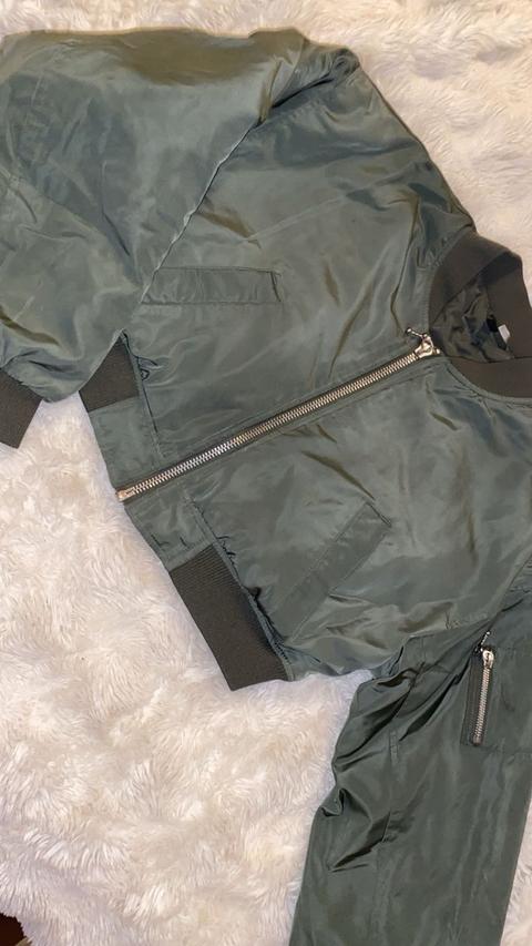 Ohne Marke Khakigrüne Bomberjacke mit Reißverschluss und Ärmeltasche Size S