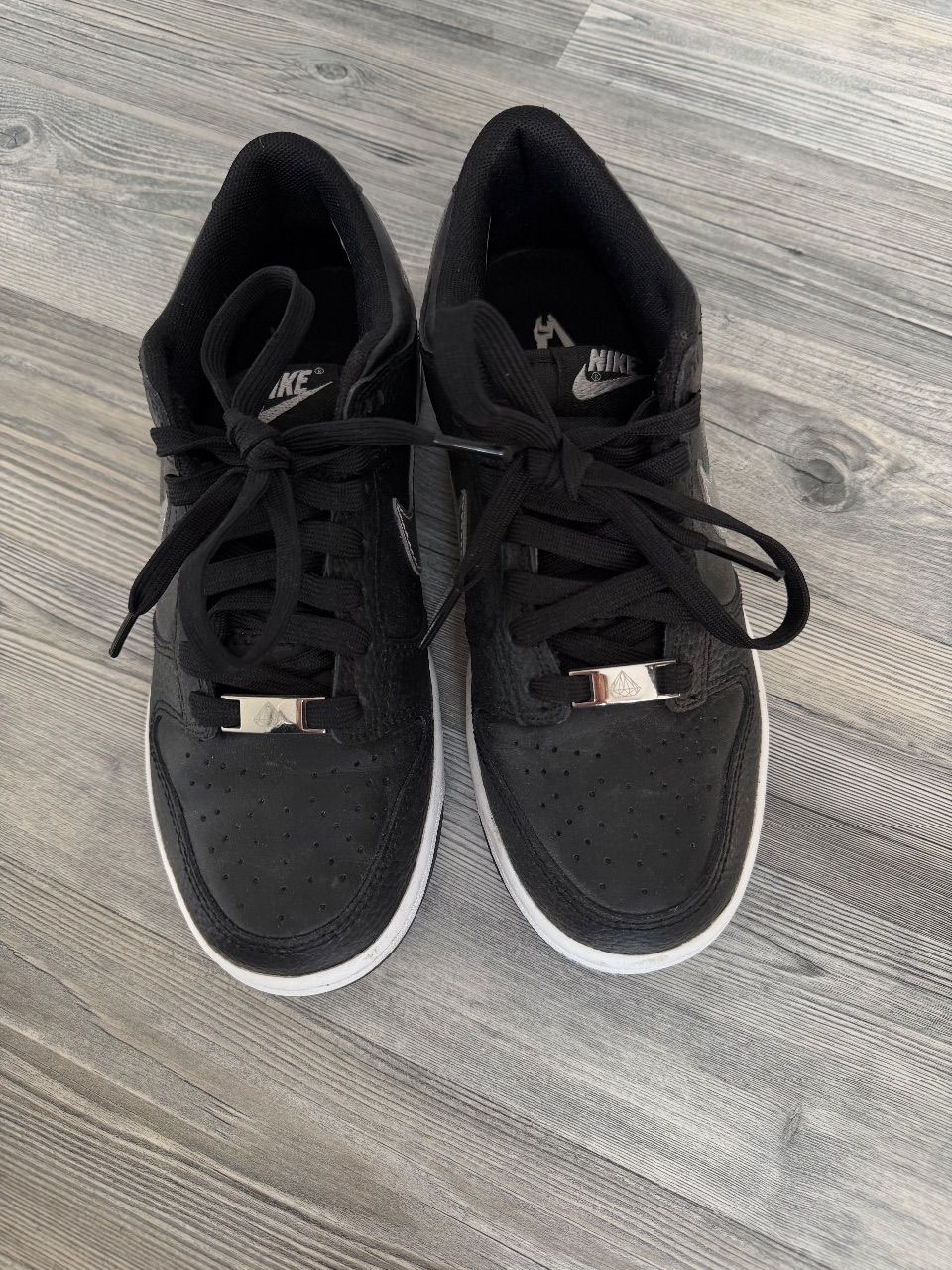 Nike Nike Sneaker  Size 37