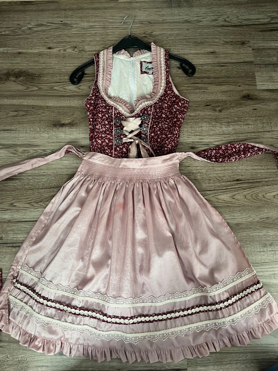 Dirndl Damen-Größe 34 Size XS