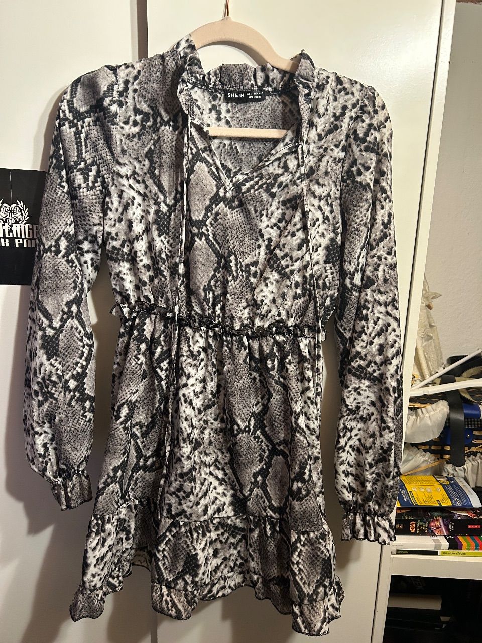 Schwarz/Graues kurzes Kleid