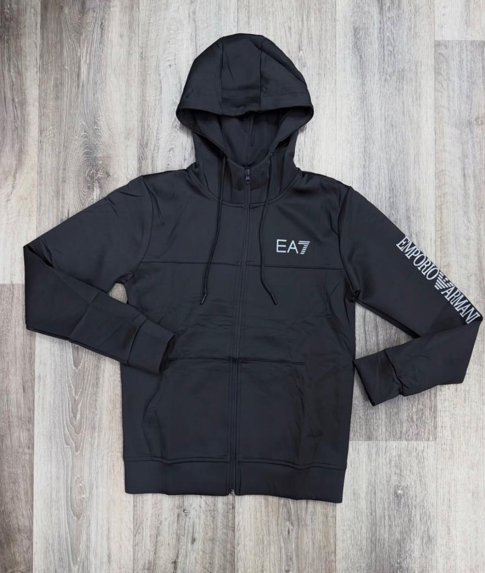 EA7 Trainingsanzug Set | 85 €