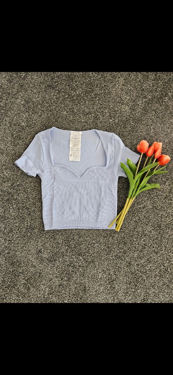 Amisu Amisu Bauchfreies T-shirt mit V-Ausschnitt  Size XS