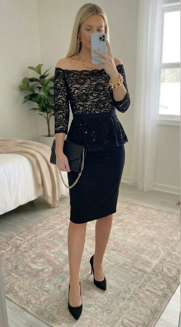 Elegantes schwarzes Abendkleid mit Spitze und Schößchen