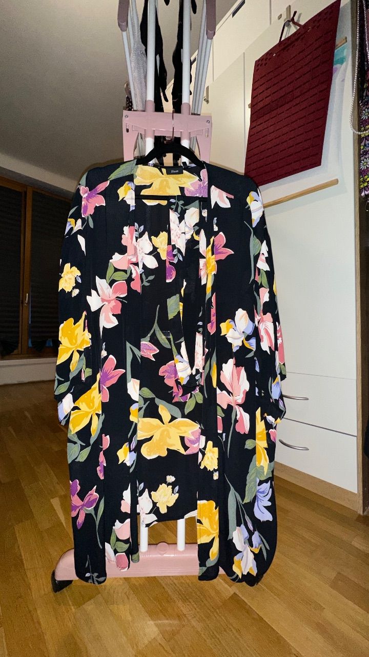 Zizzi GEBLÜMTER KIMONO - Leichte Jacke - big flower Size L