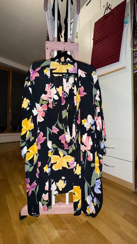 Zizzi GEBLÜMTER KIMONO - Leichte Jacke - big flower Size L