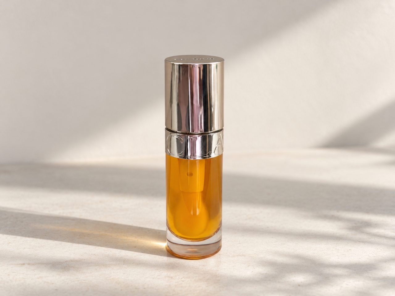 Clarins 🍯✨ CLARINS Lip Comfort Oil 01 Honey (7ml) ✨🍯