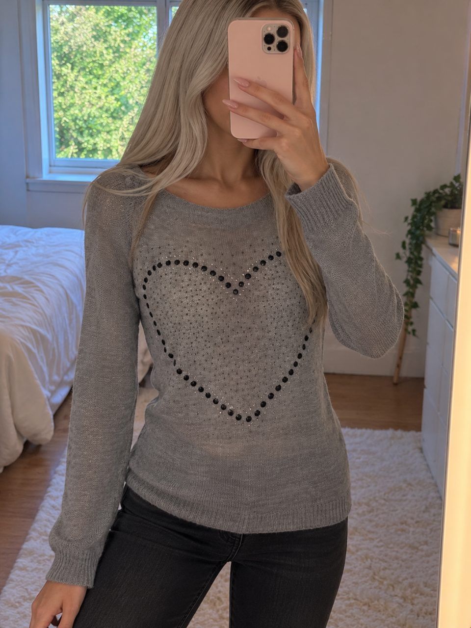 Ohne Marke 💖 Grauer Feinstrick-Pullover mit funkelndem Strass-Herz 💖