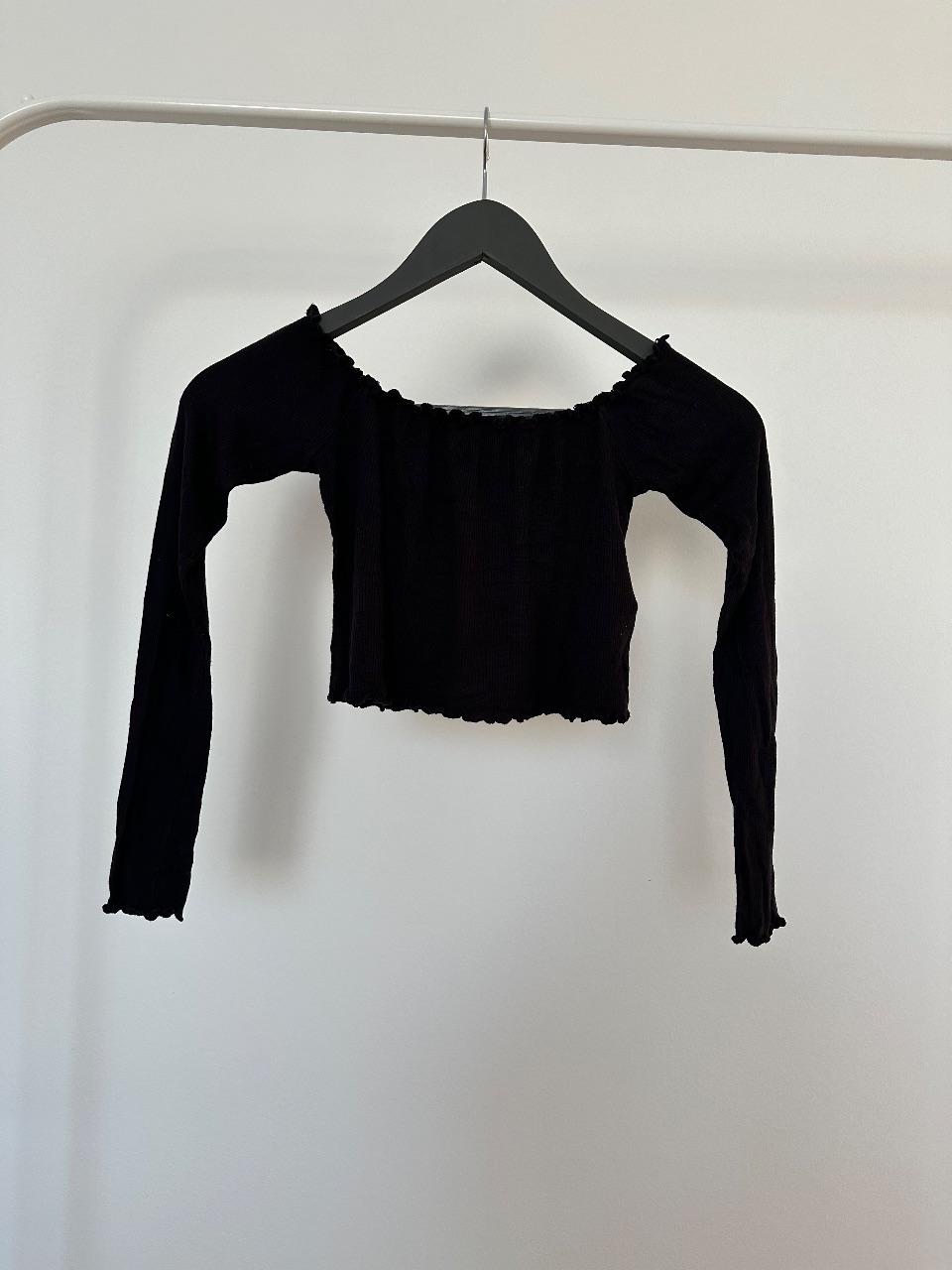 Schwarzes Cropped Schulterfreies & Bauchfreies Oberteil Größe XS - BikBok