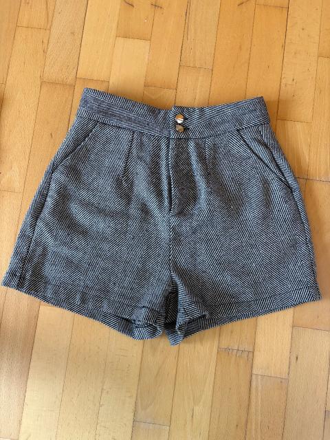 Graue kurze Stoffhose Size S