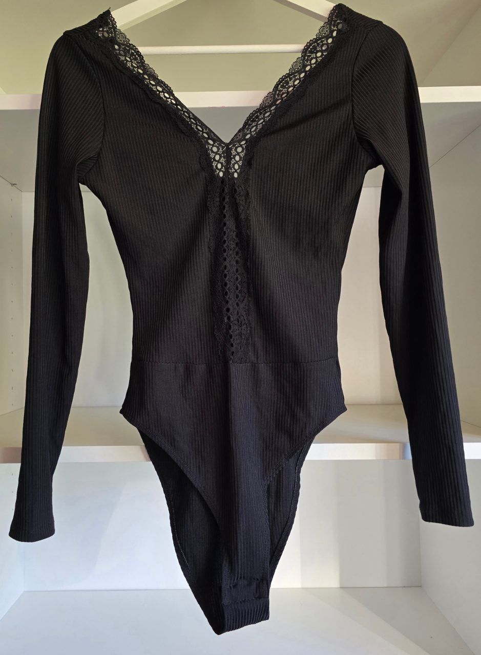 H&M Damen Body Spitze schwarz Größe M