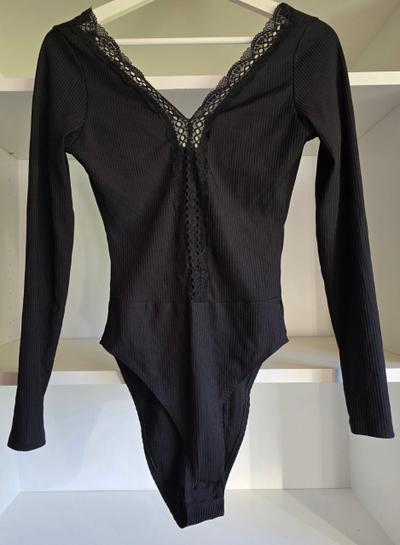 H&M Damen Body Spitze schwarz Größe M