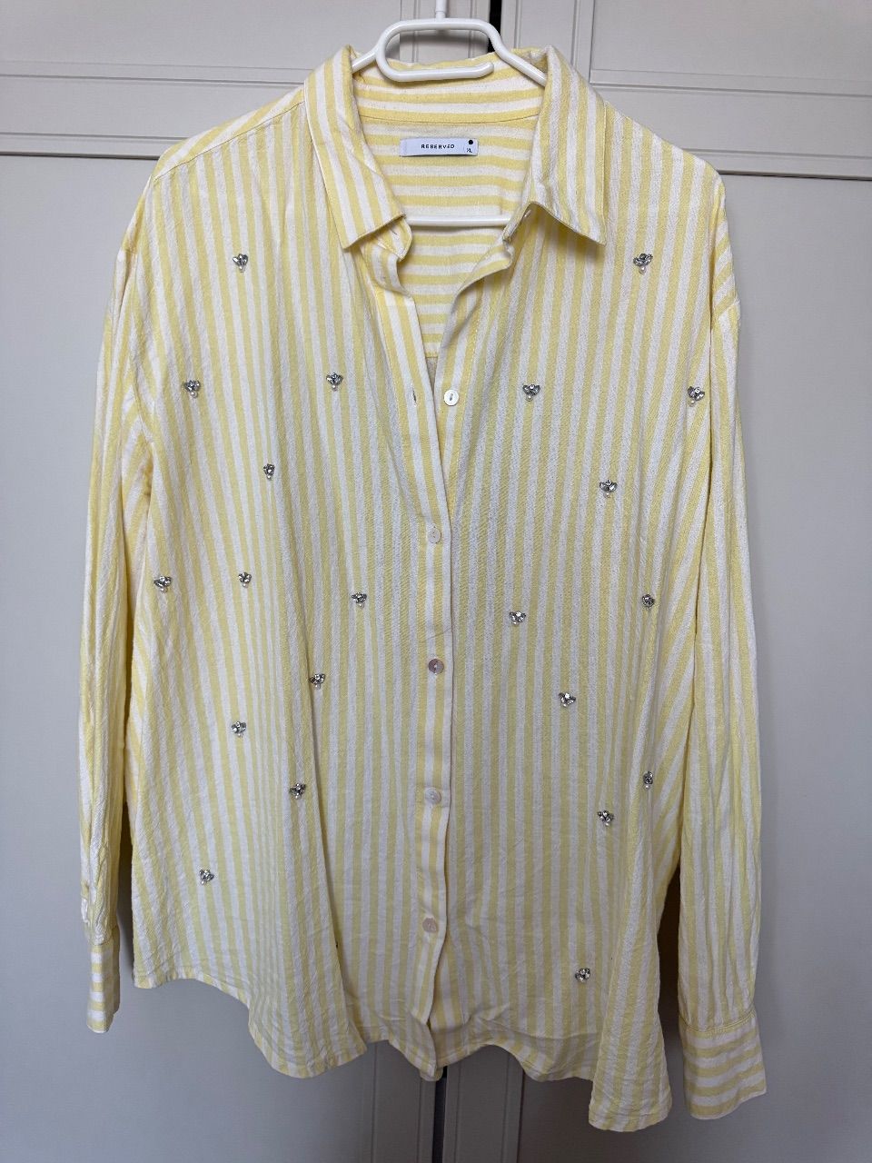 Reserved Gestreiftes Hemd mit Steinchen Size XL