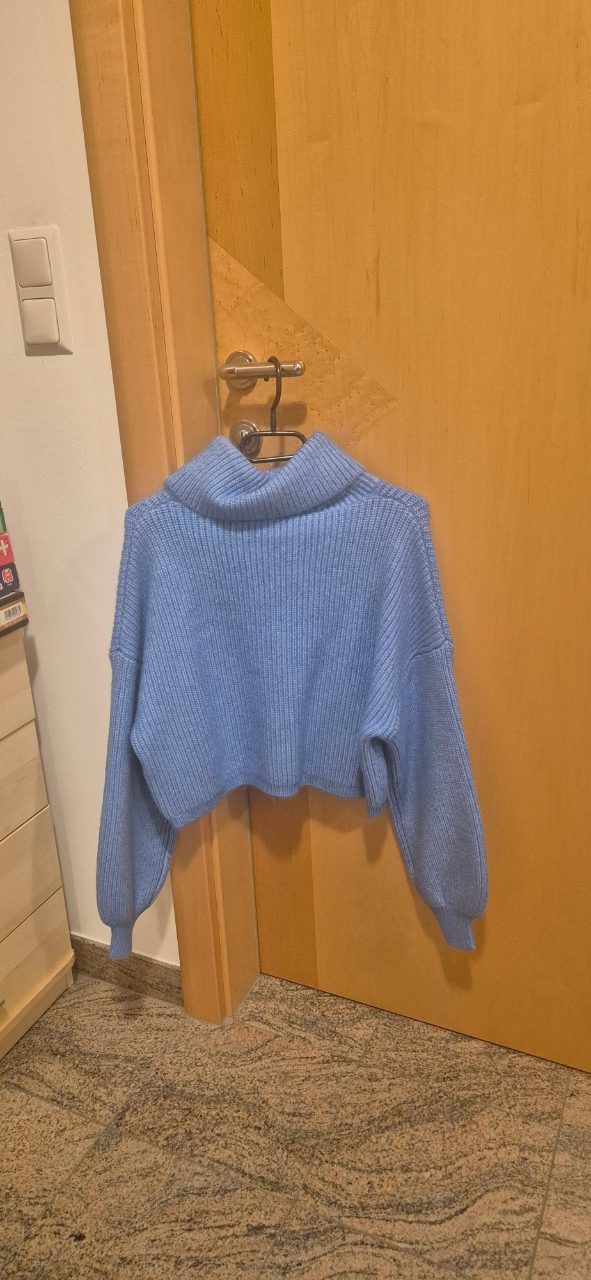 Super flauschiger und weicher Rollkragenpullover hellblau