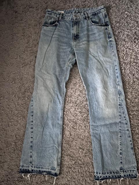 Zara flared Jeans in Hellblau Größe 42