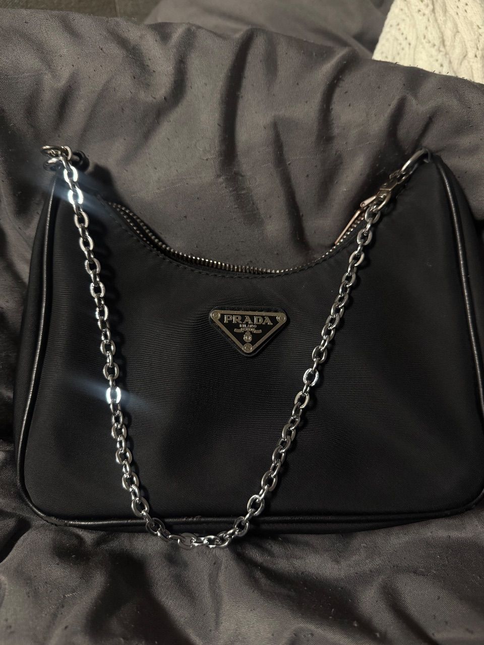 Prada kleine schwarze handtasche
