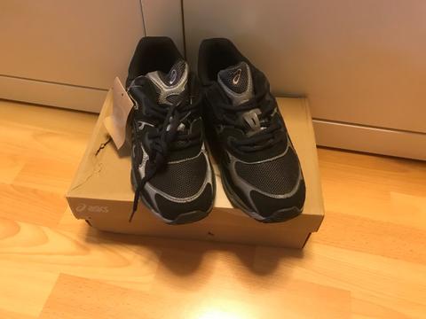Asics Asics Size 42
